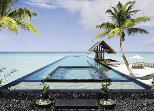 Maldives swimming pool