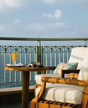 Hotel Alexandria - Deck w/chairs